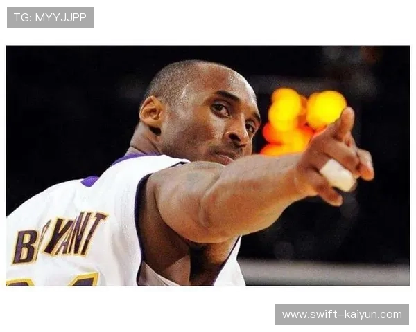 美国男足明星球员的成长历程与赛场辉煌瞬间解析